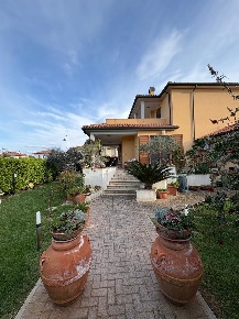 Foto Appartamento a Campiglia Marittima Venturina di 68 m² con 4 locali