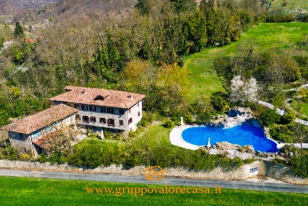 Foto Villa unifamiliare a Acqui Terme Centro con 20 locali in vendita