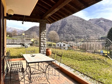 Foto Appartamento in Via Tebaldo Candiani, Dizzasco Dizzasco Biazzeno