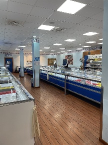 Foto Alimentari in VIA UGO FOSCOLO, Monza Regina Pacis - Borsa di 270 m²