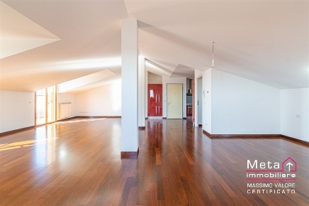 Foto Attico in via J. F. Kennedy, San Donato Milanese Centro di 107 m²