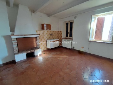 Foto Appartamento in Via Secondaria Levante, Mondaino Centro di 118 m²