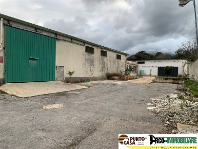 Foto Capannone industriale in Via della Resurrezione, Palermo di 600 m²
