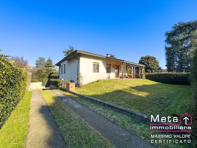 Foto Villa unifamiliare in Via C. Armellini, Pantigliate di 300 m²