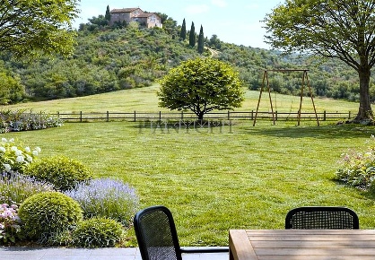 Foto Villa a schiera in Via Tolomei, Asciano di 135 m² con 5 locali