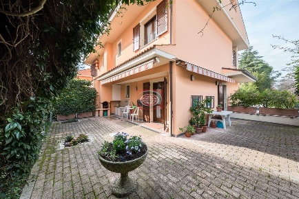 Foto Villa bifamiliare a Cesena San Mauro - San Rocco di 209 m² in vendita