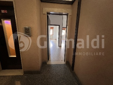 Foto Ufficio in Via martiri di belfiore 3, Opera Centro di 98 m² in affitto