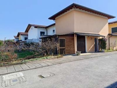 Foto Villa unifamiliare a Brugnera Centro di 150 m² con 7 locali in vendita