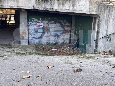 Foto Negozio in Via Appia 0, Atripalda di 300 m² con 2 locali in vendita