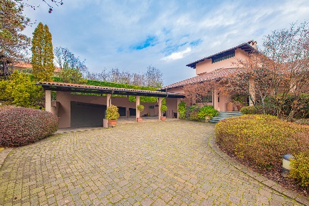 Foto Villa unifamiliare in Monte Cuneo, Avigliana Centro di 500 m²