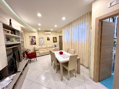 Foto Appartamento in Po, Napoli Soccavo di 76 m² con 3 locali in vendita