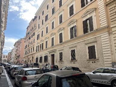 Foto Ufficio in Via Milazzo 42, Roma Castro Pretorio di 111 m² con 5 locali