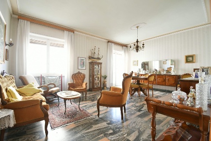 Foto Appartamento a Cagliari di 164 m² con 5 locali in vendita