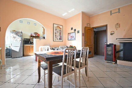 Foto Casa indipendente a Sestu di 250 m² con 6 locali in vendita