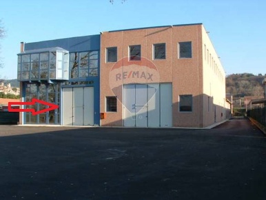 Foto Locale commerciale in Via dell'Artigianato 14, Deruta Centro di 196 m²
