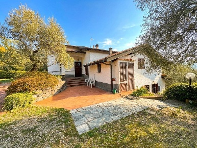 Foto Villa unifamiliare in Regione Bauso, Garlenda Villafranca di 230 m²