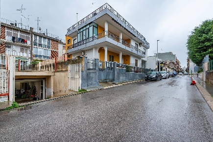 Foto Laboratorio a Modugno di 400 m² con 1 locali in vendita