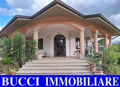 Foto Villa unifamiliare in Via Oratorio 1, Alanno Oratorio di 190 m²
