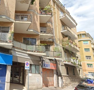 Foto Locale commerciale in Via Re David 101, Bari San Pasquale di 500 m²