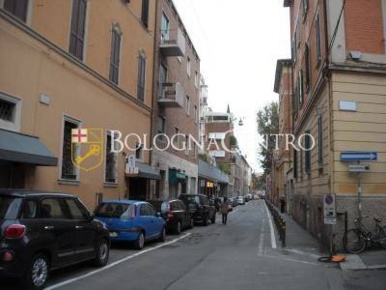 Foto Posti auto in Via Orfeo, Bologna Santo Stefano di 13 m² con 1 locali