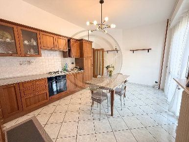 Foto Appartamento in via Padre Reginaldo Giuliani, Cavaria con Premezzo