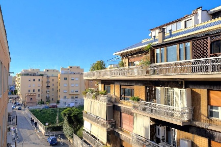Foto Appartamento in VIA BITINIA, Roma Appio Latino di 133 m² con 5 locali