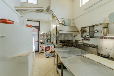 Foto Locale commerciale in Via Vanoni 58/60, Triggiano di 158 m² in vendita