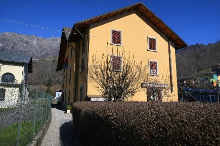 Foto Appartamento in VIA RONCAGLIA ENTRO 76, San Giovanni Bianco di 120 m²