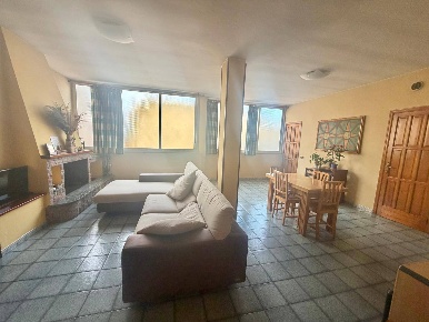 Foto Appartamento in Via Sicilia, Quartu Sant'Elena Quartu di 156 m²