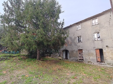 Foto Rustico in VIA BOTTARI, Seravezza di 280 m² con 9 locali in vendita