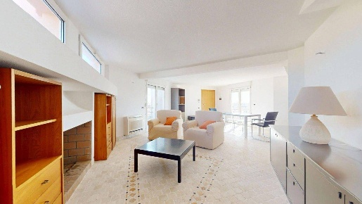 Foto Appartamento in Via Amsicora, Monserrato di 139 m² con 4 locali