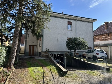Foto Appartamento in VIA CARDUCCI, Legnano di 127 m² con 3 locali