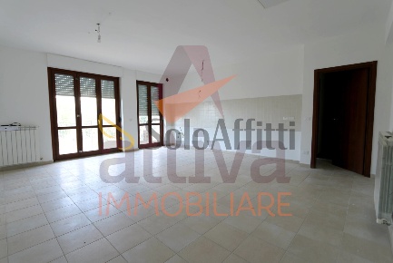 Foto Appartamento a Recanati di 140 m² con 8 locali in affitto
