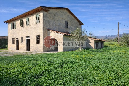 Foto Casa indipendente a Borgo San Lorenzo di 300 m² con 8 locali