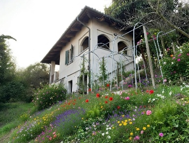 Foto Rustico in Via della Pittura 1, Cherasco Centro di 55 m² con 3 locali