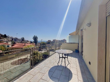 Foto Appartamento in Via Franco Alfano, Sanremo Solaro di 46 m² in vendita