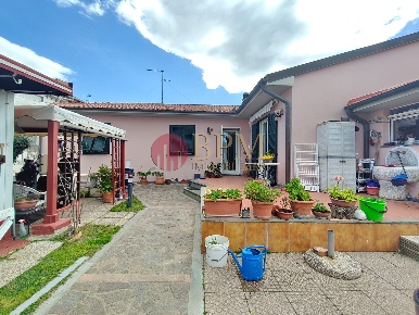 Foto Casa indipendente in Via di Montenero 90, Livorno di 120 m² in vendita