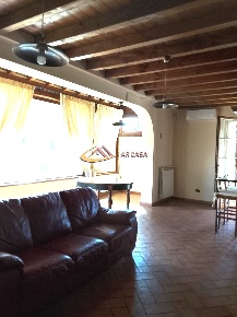 Foto Casa indipendente a Arezzo di 200 m² con 7 locali in vendita