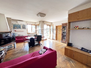 Foto Appartamento in Via John F. Kennedy, Umbertide di 120 m² con 5 locali