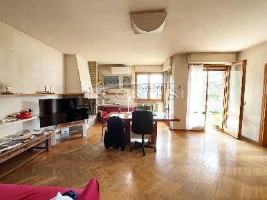 Foto Appartamento in Via John F. Kennedy, Umbertide di 120 m² con 5 locali