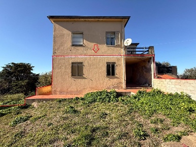 Foto Casa indipendente a Luogosanto di 152 m² con 6 locali in vendita