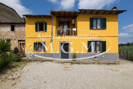Foto Casa indipendente a Santa Maria a Monte Centro di 110 m² con 4 locali