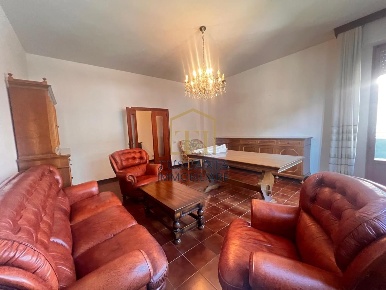 Foto Appartamento a Poggibonsi Centro di 125 m² con 6 locali in vendita