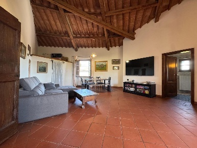 Foto Casale a Santa Croce sull'Arno Centro di 377 m² con 13 locali