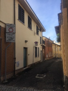 Foto Negozio a Valenza Centro di 93 m² con 8 locali in vendita