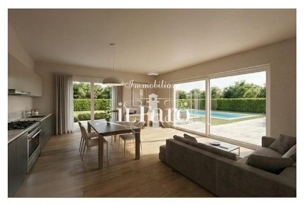 Foto Casa indipendente a Pietrasanta di 170 m² con 5 locali in vendita