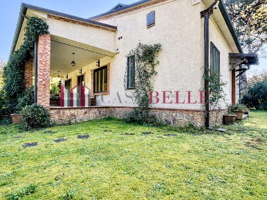 Foto Case semi ndipendenti a Pietrasanta di 120 m² con 5 locali in affitto