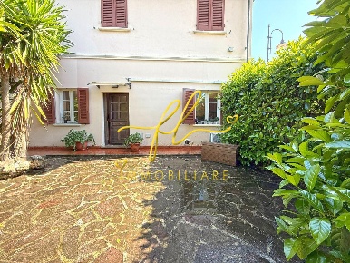 Foto Appartamento a Rosignano Marittimo Vada di 71 m² con 3 locali