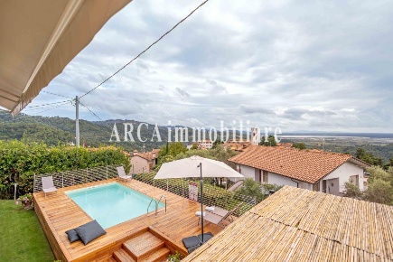 Foto Villa unifamiliare a Massarosa Bargecchia, Corsanico di 202 m²