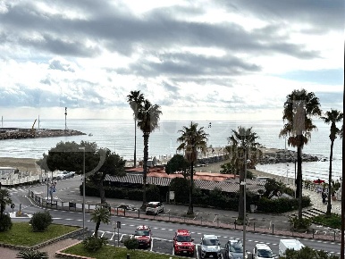 Foto Appartamento in Via Aurelia 118, Andora Marina Di Andora di 85 m²